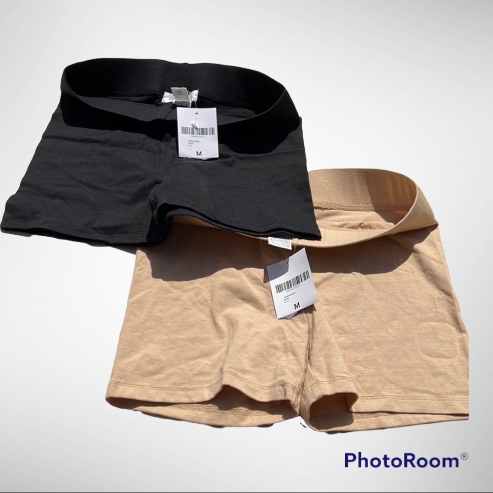Forever 21 beige and black knit biker shorts size M